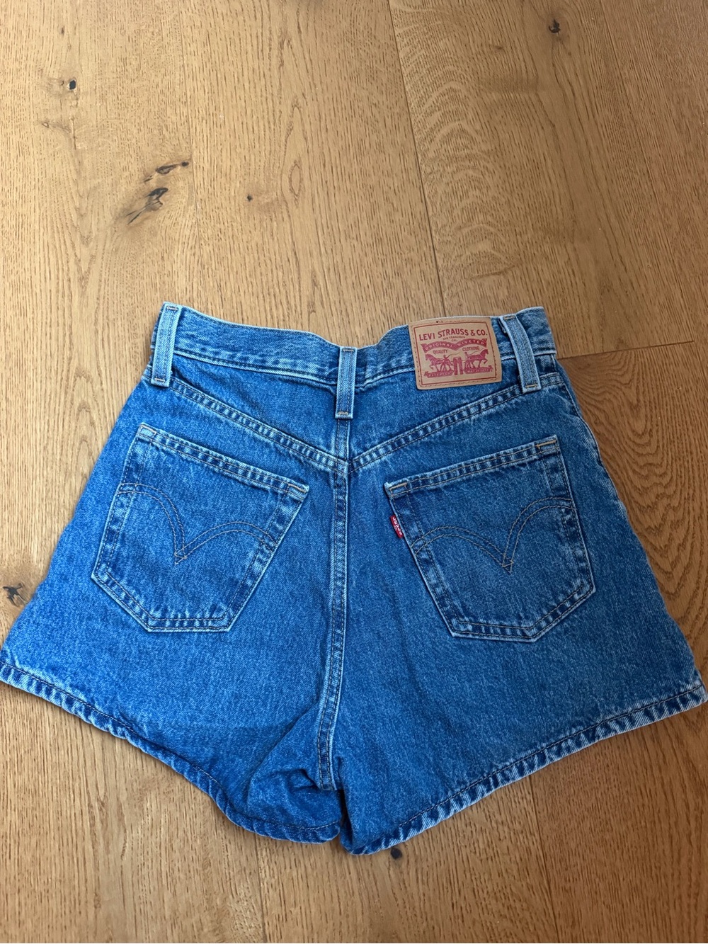 Levi’s High-Waist Blue Denim Women’s Shorts - Picture 3 of 3